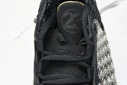 Room 23 Jordan Trophy Black 0918